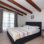 Eni Apartmán *