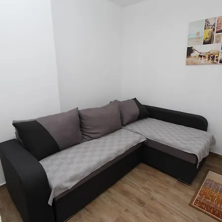 Apartment Eni *