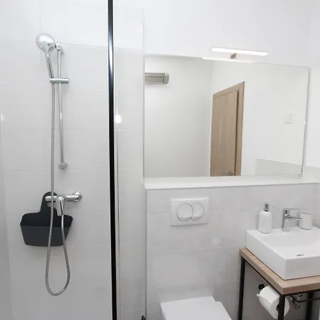 Eni Apartman *