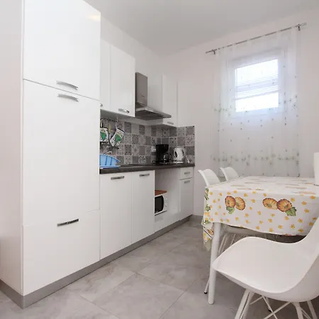 Eni Apartman *